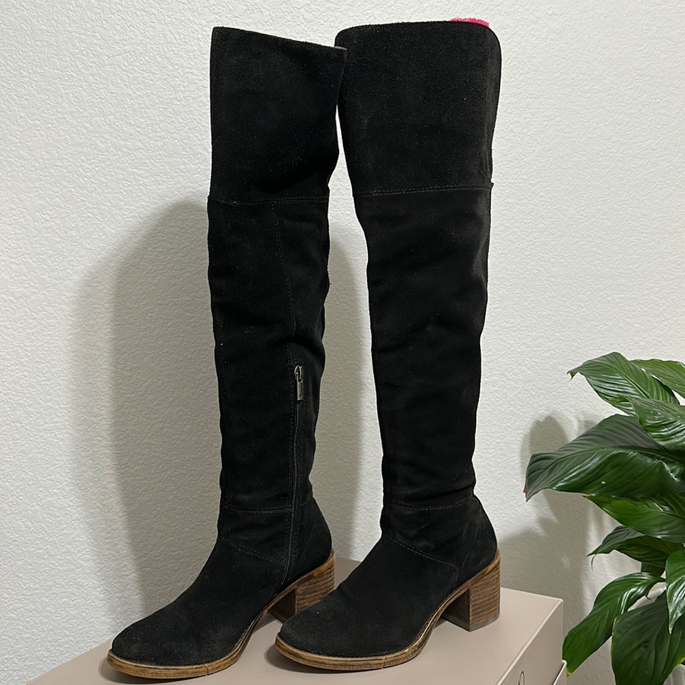 Lucky Brand Ramsden Black Suede Size 7 1/2